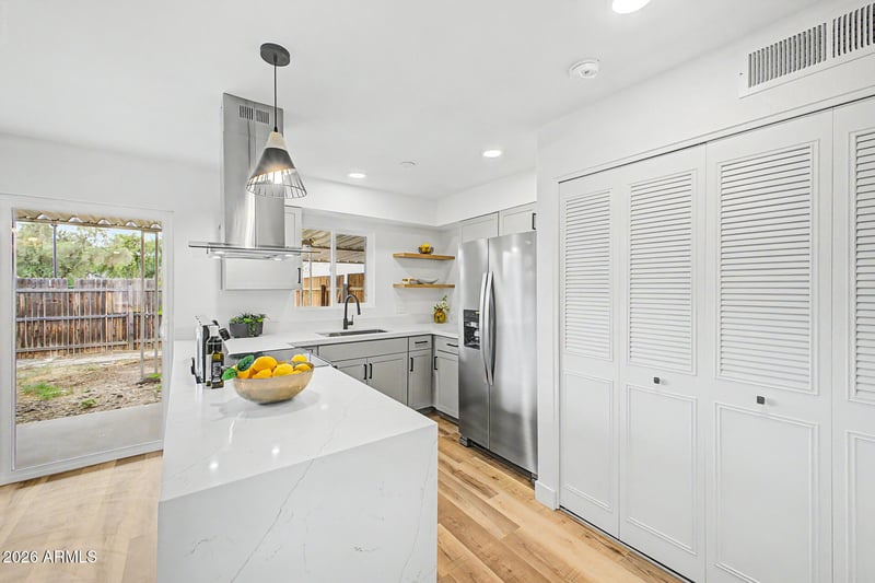 4650 W Tuckey Ln, Glendale, AZ 85301
