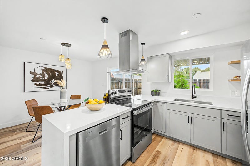 4650 W Tuckey Ln, Glendale, AZ 85301