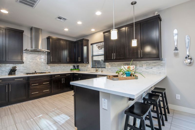4652 E Patrick Ln, Phoenix, AZ 85050