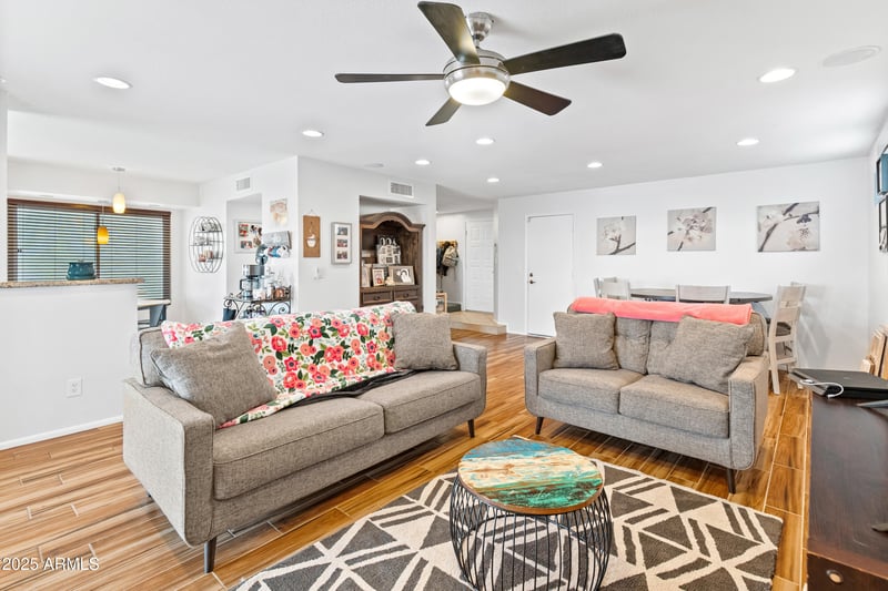 4652 Piedmont Rd, Phoenix, AZ 85044
