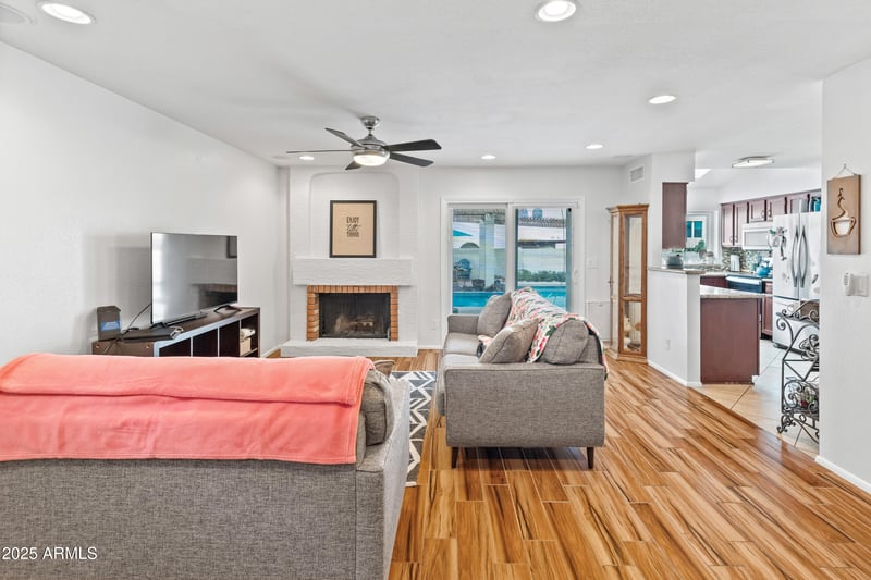 4652 Piedmont Rd, Phoenix, AZ 85044