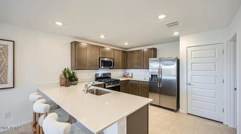 4654 Amethyst Ln, San Tan Valley, AZ 85143