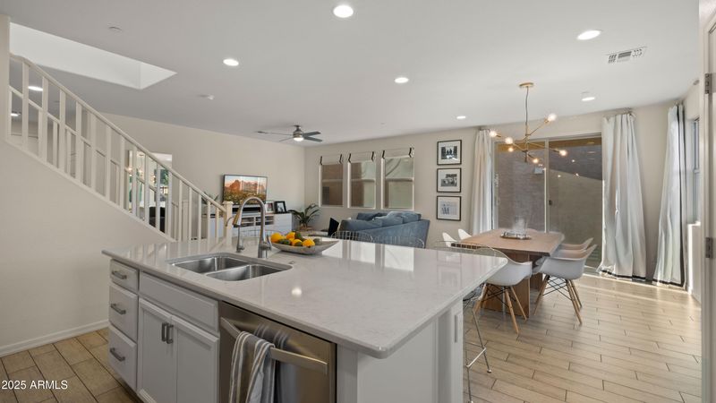 4656 E Beck Ln, Phoenix, AZ 85032