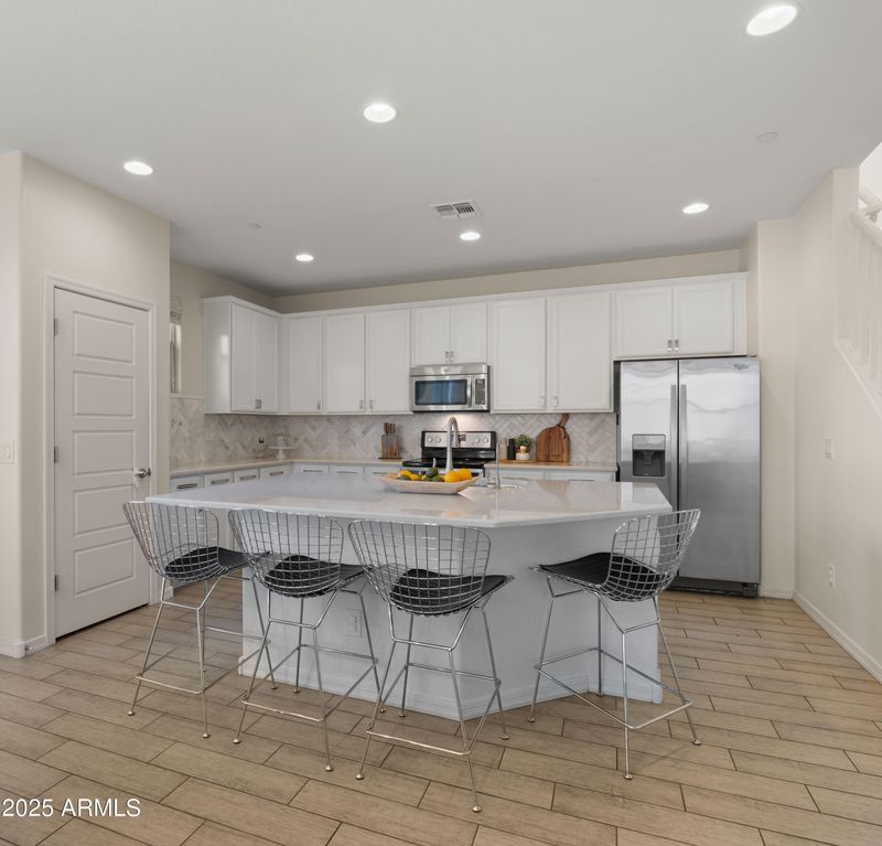 4656 E Beck Ln, Phoenix, AZ 85032