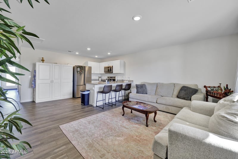 466 Baskin Dr, Morristown, AZ 85342