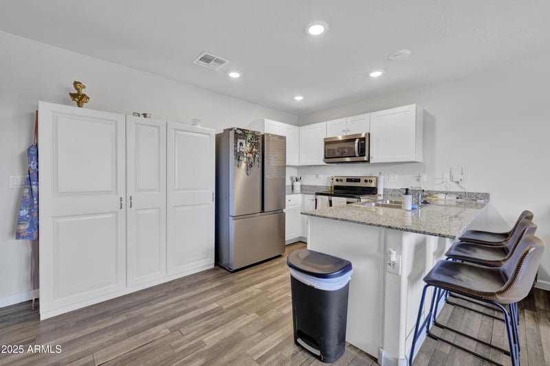 466 Baskin Dr, Morristown, AZ 85342