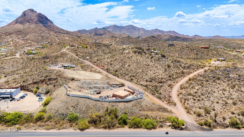 46605 Black Canyon Hw, New River, AZ 85087