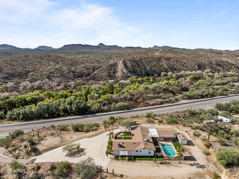 46623 Grand Ave, Morristown, AZ 85342