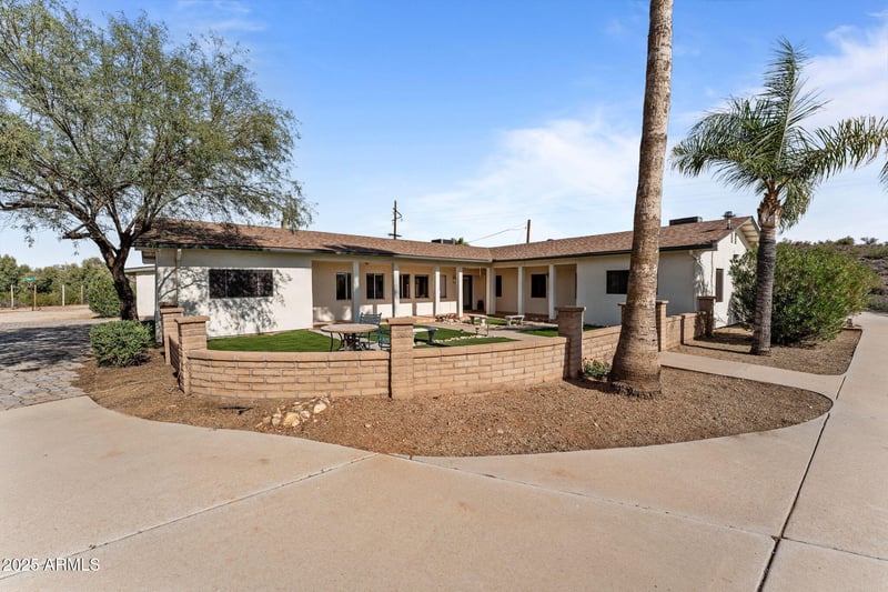 46623 Grand Ave, Morristown, AZ 85342