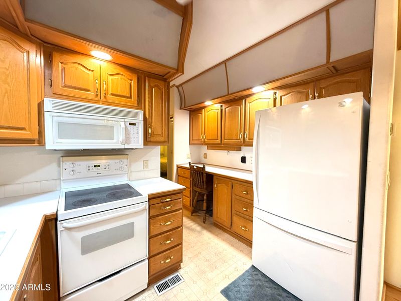 468 Iron Ore Dr #468, Apache Junction, AZ 85119