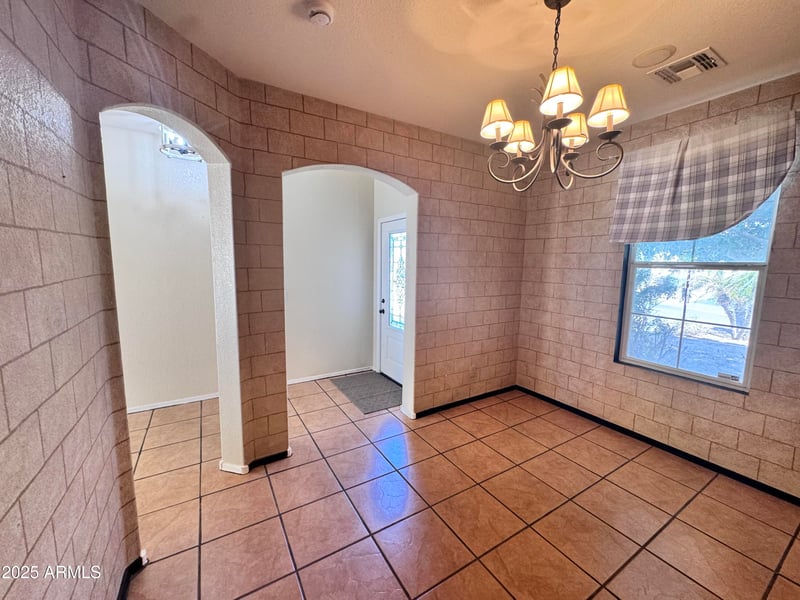 4686 Meadow Creek Way, San Tan Valley, AZ 85140