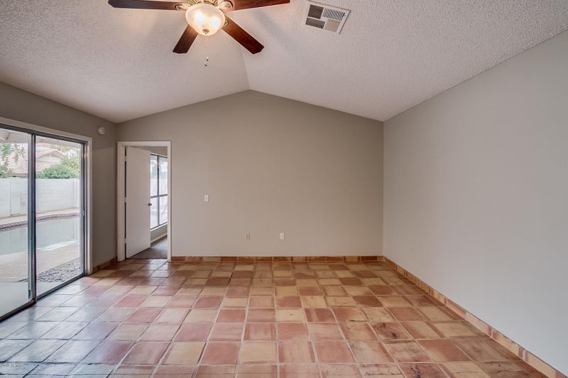 469 S Meadows Dr, Chandler, AZ 85224