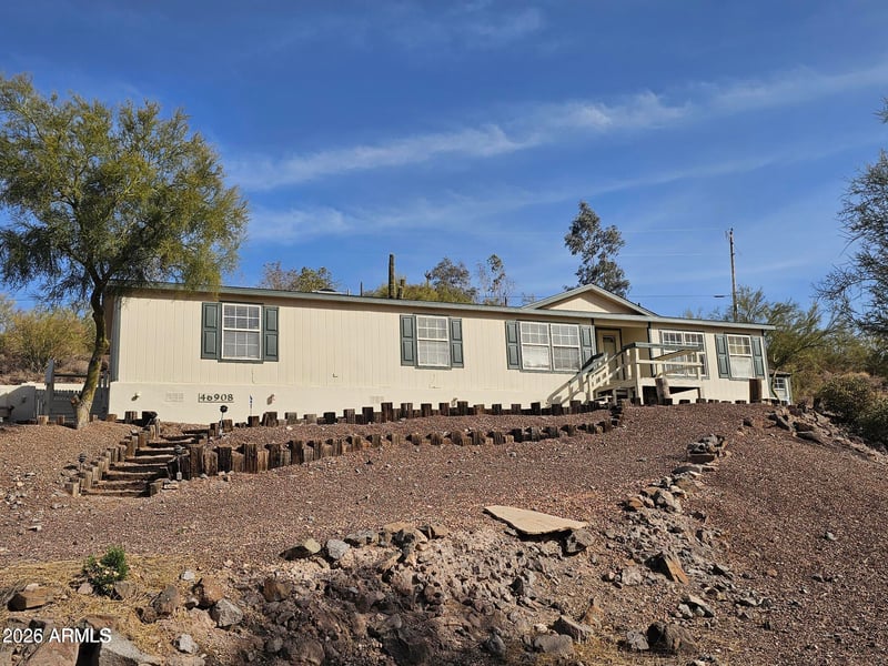 46908 27th Ave, New River, AZ 85087