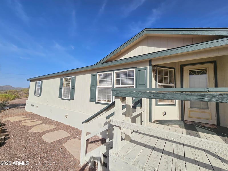 46908 27th Ave, New River, AZ 85087