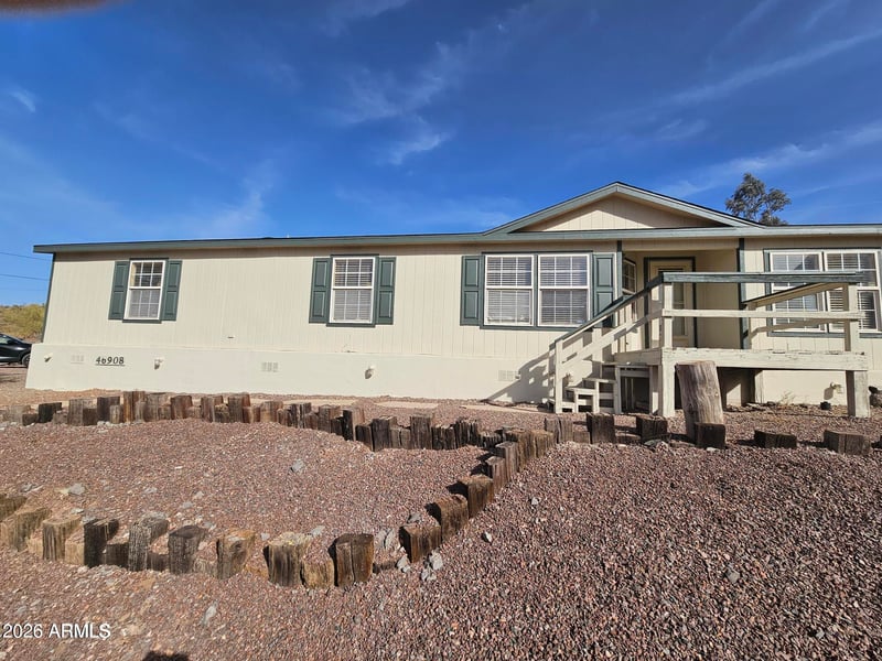 46908 27th Ave, New River, AZ 85087