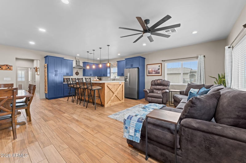 470 Guskin Rd, Morristown, AZ 85342