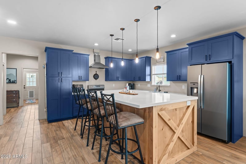 470 Guskin Rd, Morristown, AZ 85342