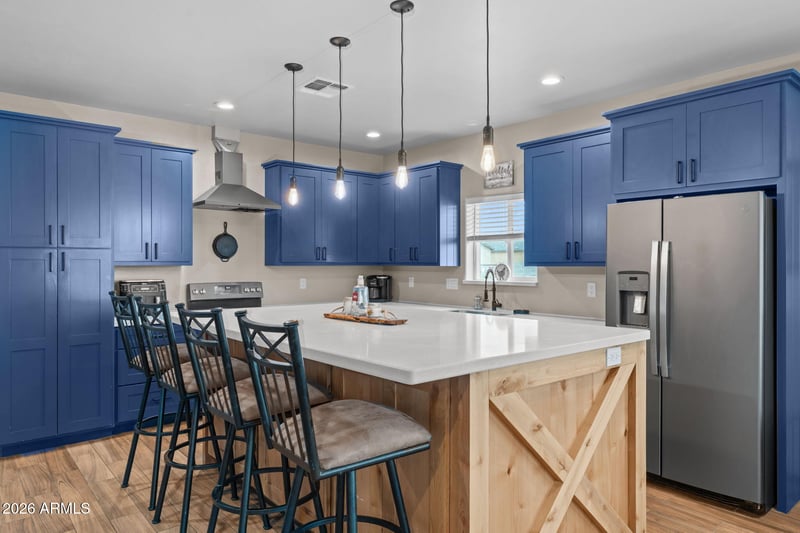 470 Guskin Rd, Morristown, AZ 85342