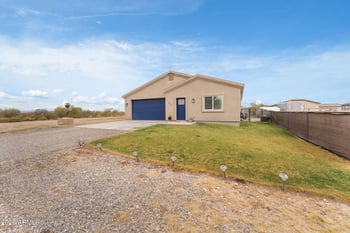 470 Guskin Rd, Morristown, AZ 85342