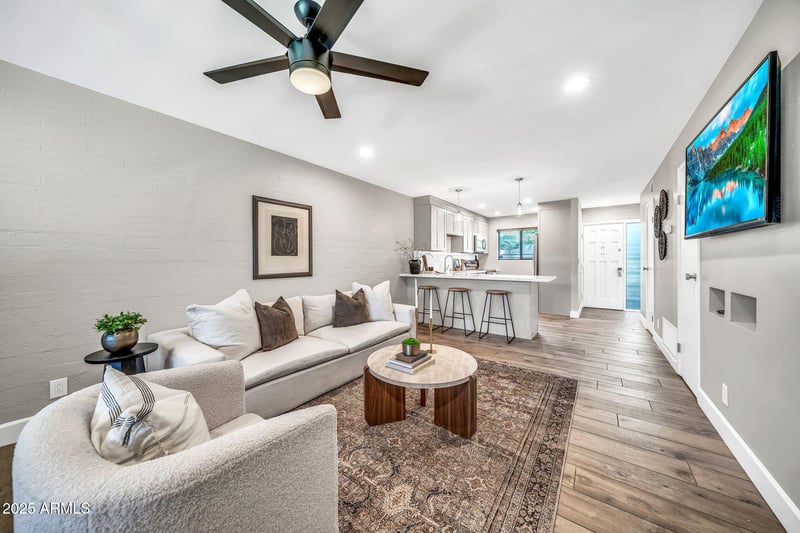 4701 68th St #114, Scottsdale, AZ 85251