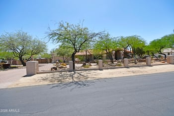 4701 Misty Willow Ln, Glendale, AZ 85310