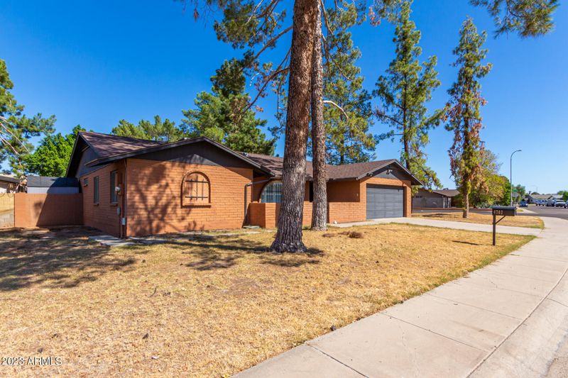 4702 W Vogel Ave, Glendale, AZ 85302