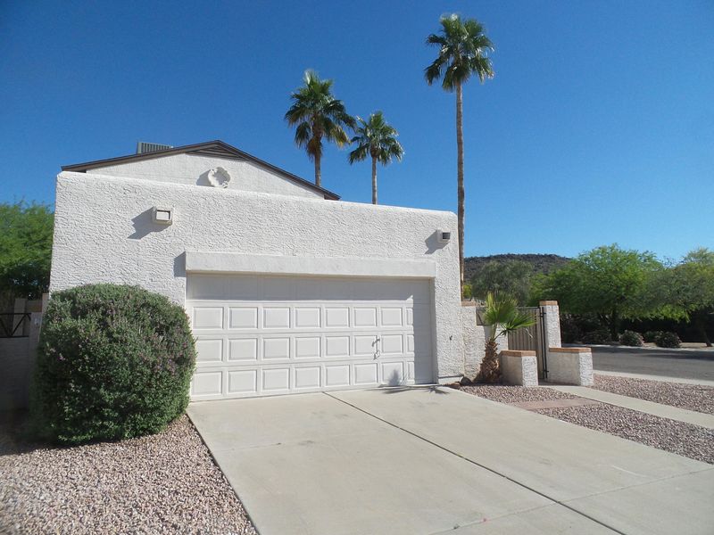 4702 W Wahalla Ln, Glendale, AZ 85308