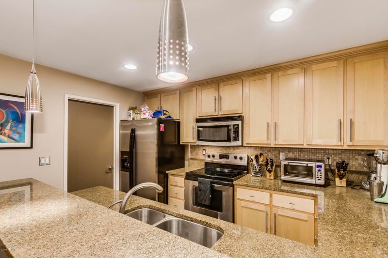 4704 E Paradise Village Pw #308, Phoenix, AZ 85032