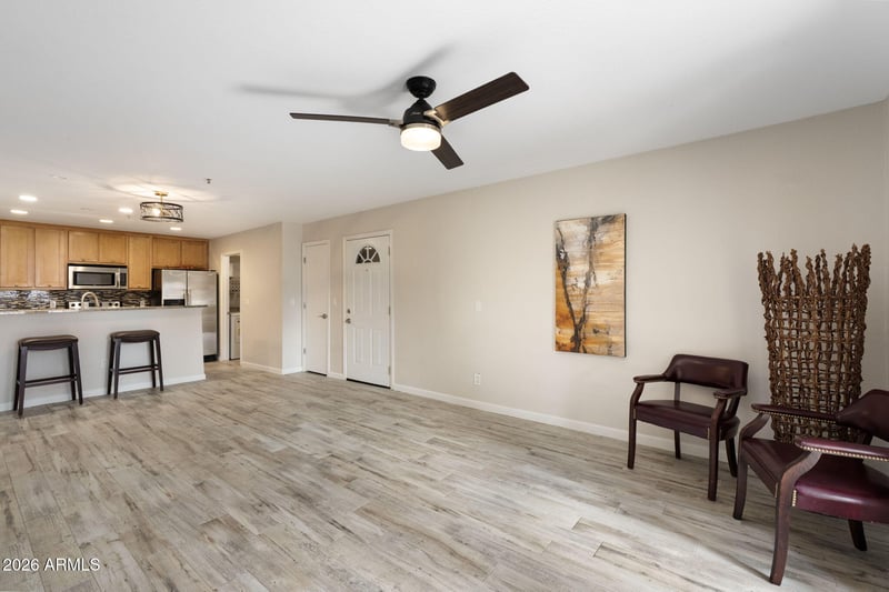 4704 Paradise Village Pw #101, Phoenix, AZ 85032