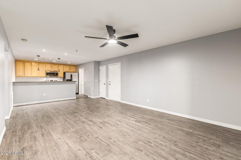 4704 E Paradise Village Pw N #211, Phoenix, AZ 85032