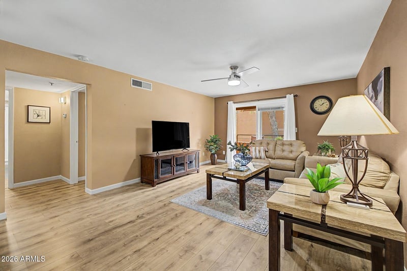 4704 E Paradise Village Pw N #226, Phoenix, AZ 85032