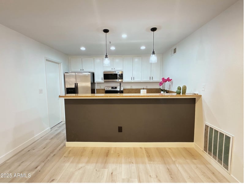 4704 Paradise Village Pw #206, Phoenix, AZ 85032