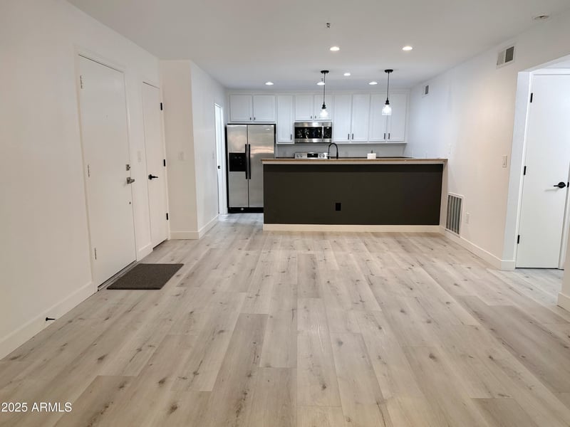 4704 Paradise Village Pw #206, Phoenix, AZ 85032