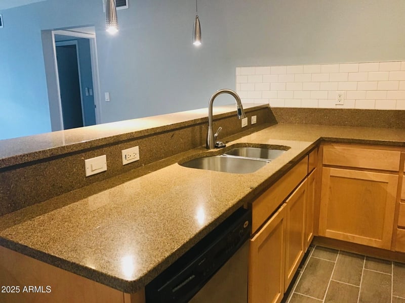 4704 Paradise Village Pw #211, Phoenix, AZ 85032