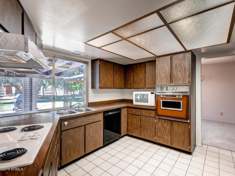 4704 W Acoma Dr, Glendale, AZ 85306