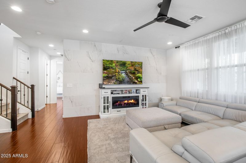 4705 E Betty Elyse Ln, Phoenix, AZ 85032