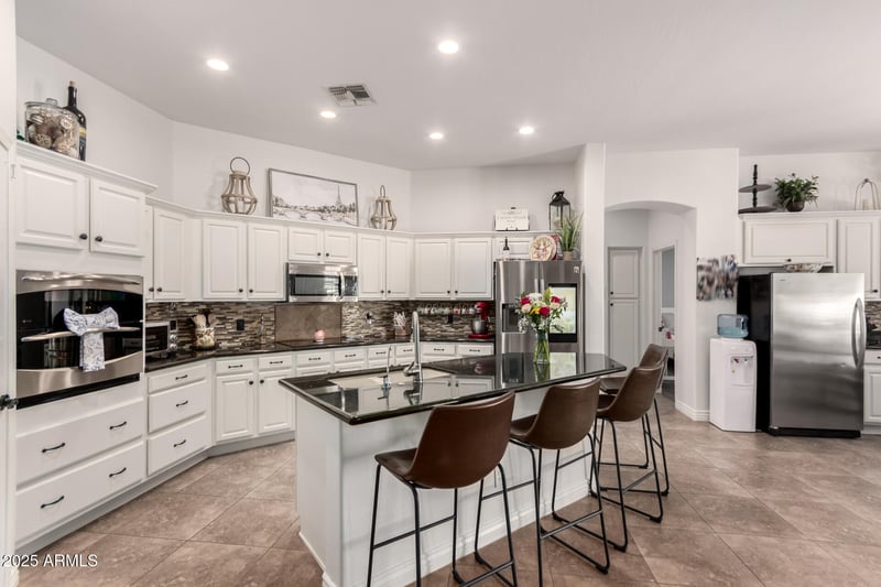 4706 Des Moines St, Mesa, AZ 85205
