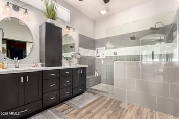 4706 Des Moines St, Mesa, AZ 85205