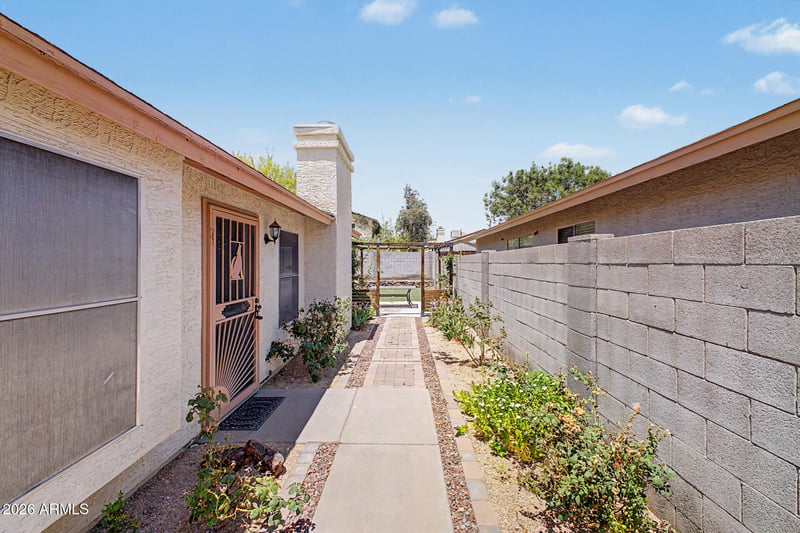 4706 Escuda Dr, Glendale, AZ 85308