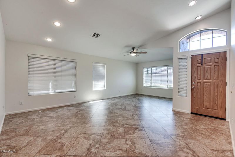 4708 E South Fork Dr, Phoenix, AZ 85044