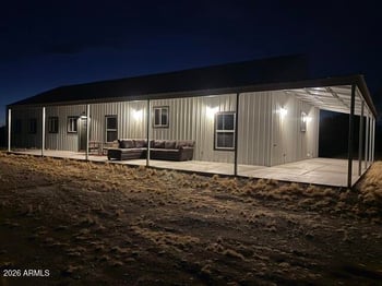 471 Cardoza Dr, Morristown, AZ 85342