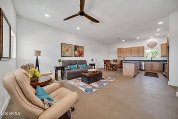 471 Cardoza Dr, Morristown, AZ 85342