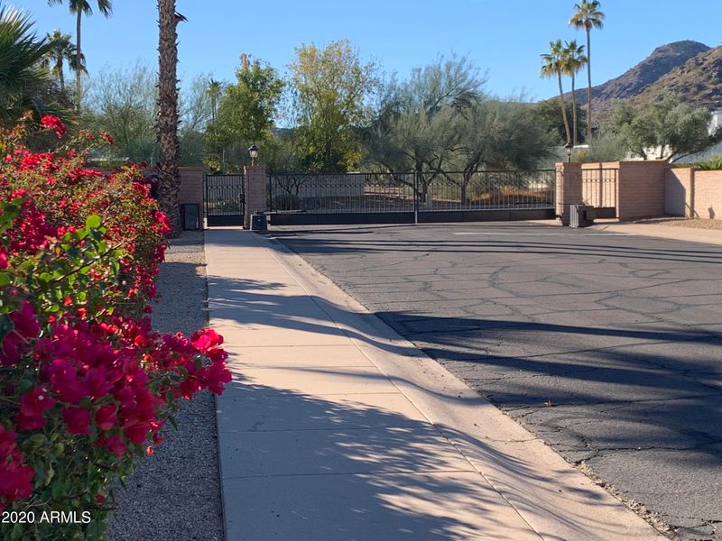 4710 E Cochise Rd #2, Phoenix, AZ 85028
