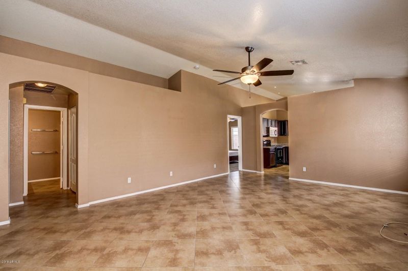 4710 E Silverwood Dr, Phoenix, AZ 85048