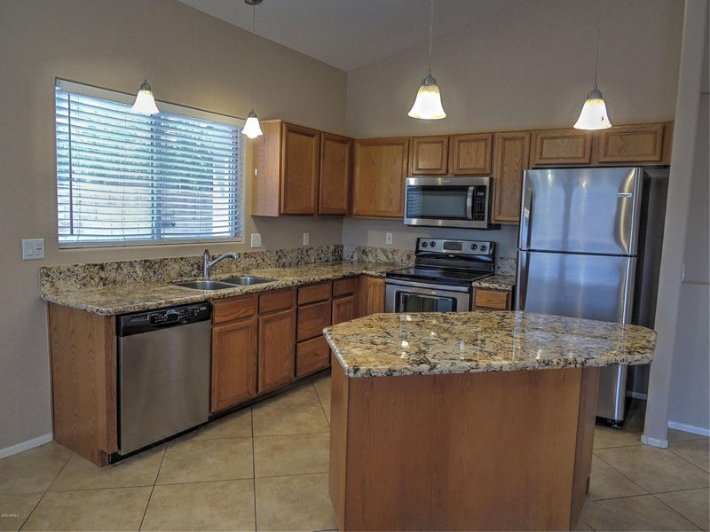 4711 E Desert Wind Dr, Phoenix, AZ 85044