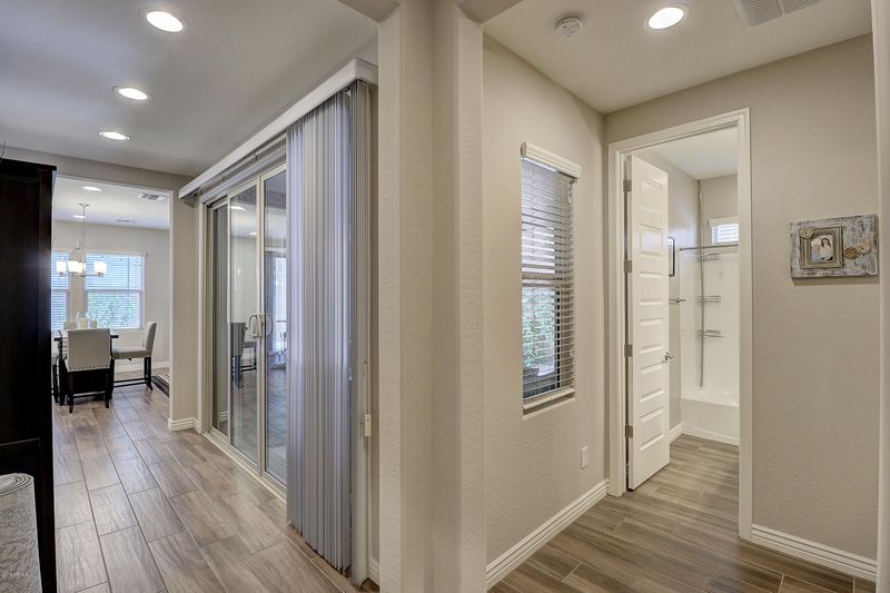 4712 E Daley Ln, Phoenix, AZ 85050