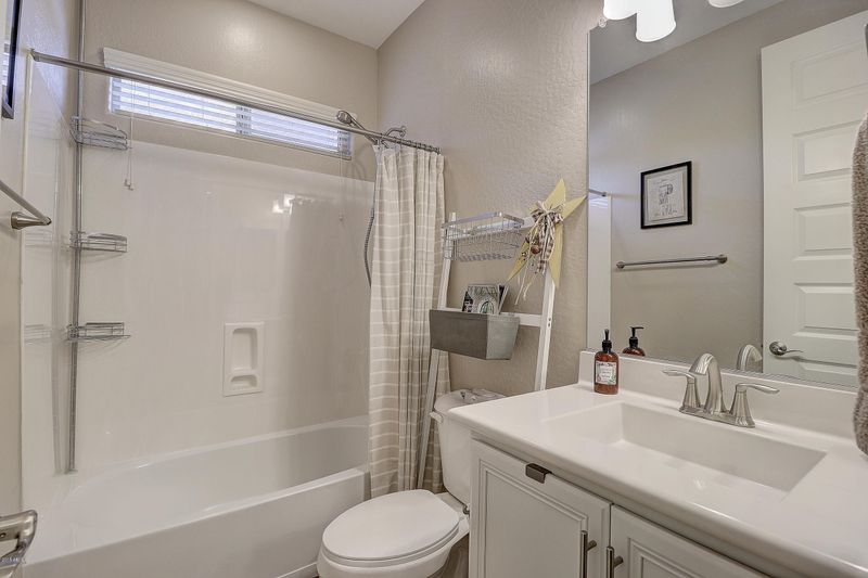 4712 E Daley Ln, Phoenix, AZ 85050