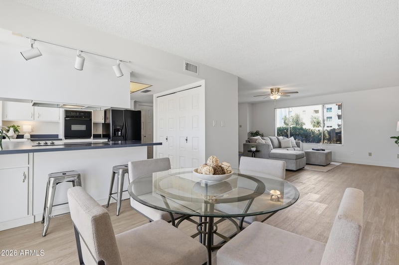 4713 Northern Ave, Glendale, AZ 85301