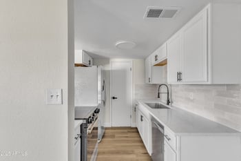 4714 E Broadway Rd, Phoenix, AZ 85040