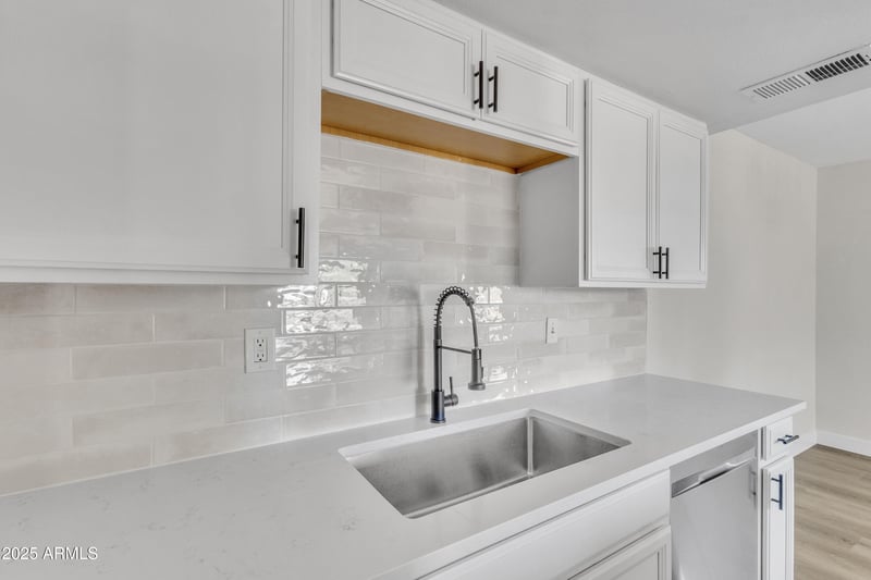 4714 E Broadway Rd, Phoenix, AZ 85040